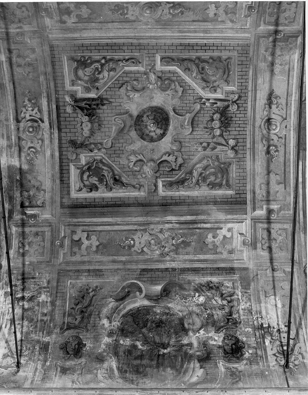 motivi decorativi e angelo (dipinto, elemento d'insieme) di Sandrini Tommaso (attribuito), Gandino Antonio (attribuito), Gandini Bernardino (attribuito) (sec. XVII)
