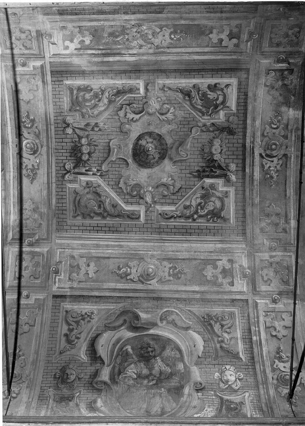 motivi decorativi e angelo (dipinto, elemento d'insieme) di Sandrini Tommaso (attribuito), Gandino Antonio (attribuito), Gandini Bernardino (attribuito) (sec. XVII)