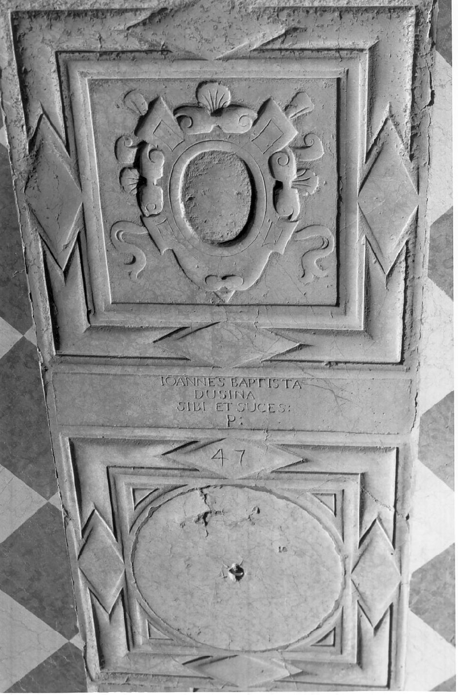 lastra tombale, opera isolata - ambito bresciano (sec. XVII)