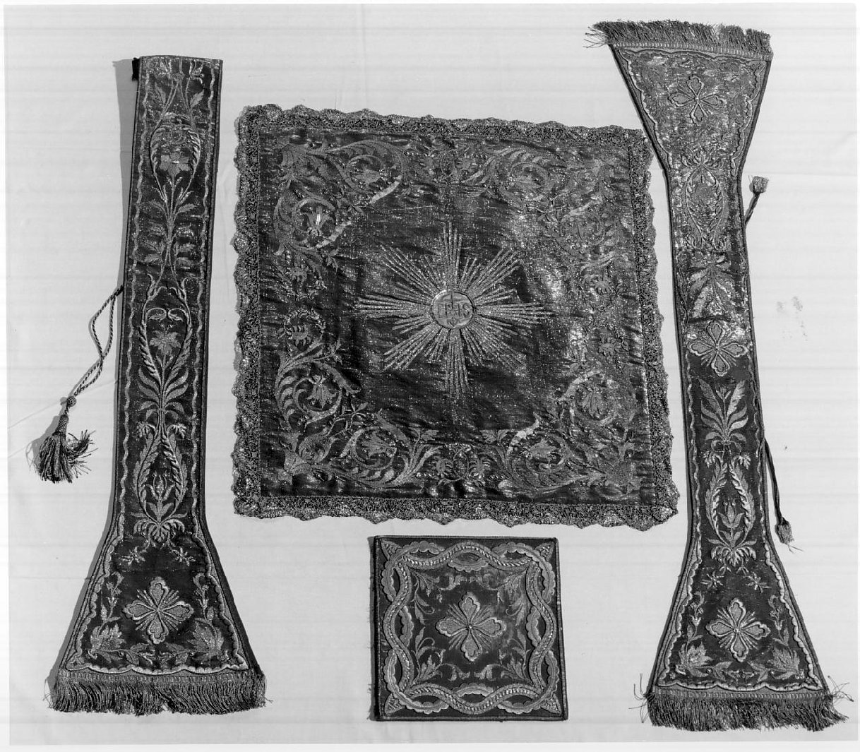 paramento liturgico, insieme - ambito italiano (prima metà sec. XVIII)