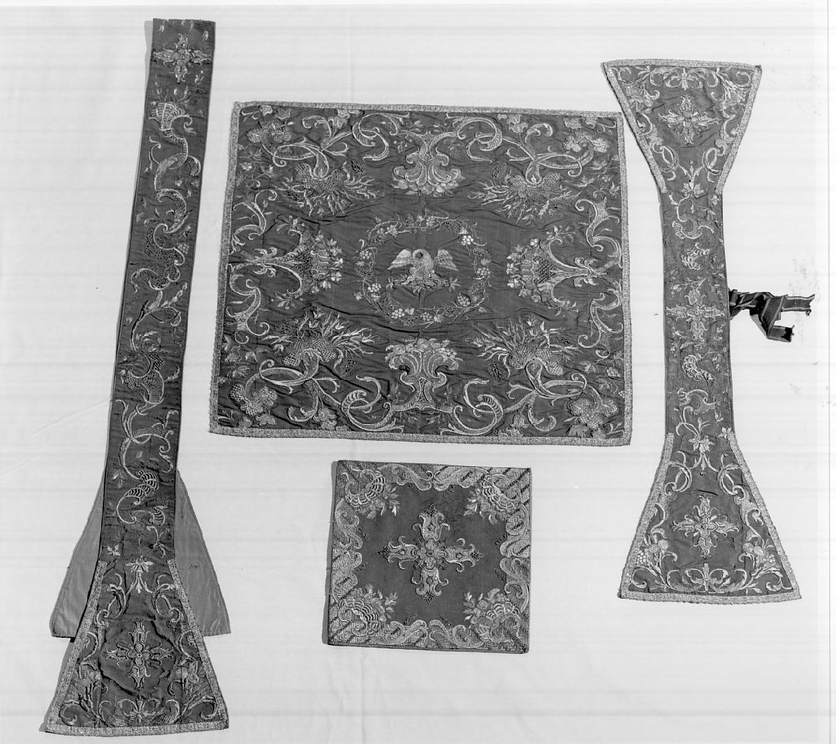 paramento liturgico, insieme - ambito italiano (prima metà sec. XVIII)