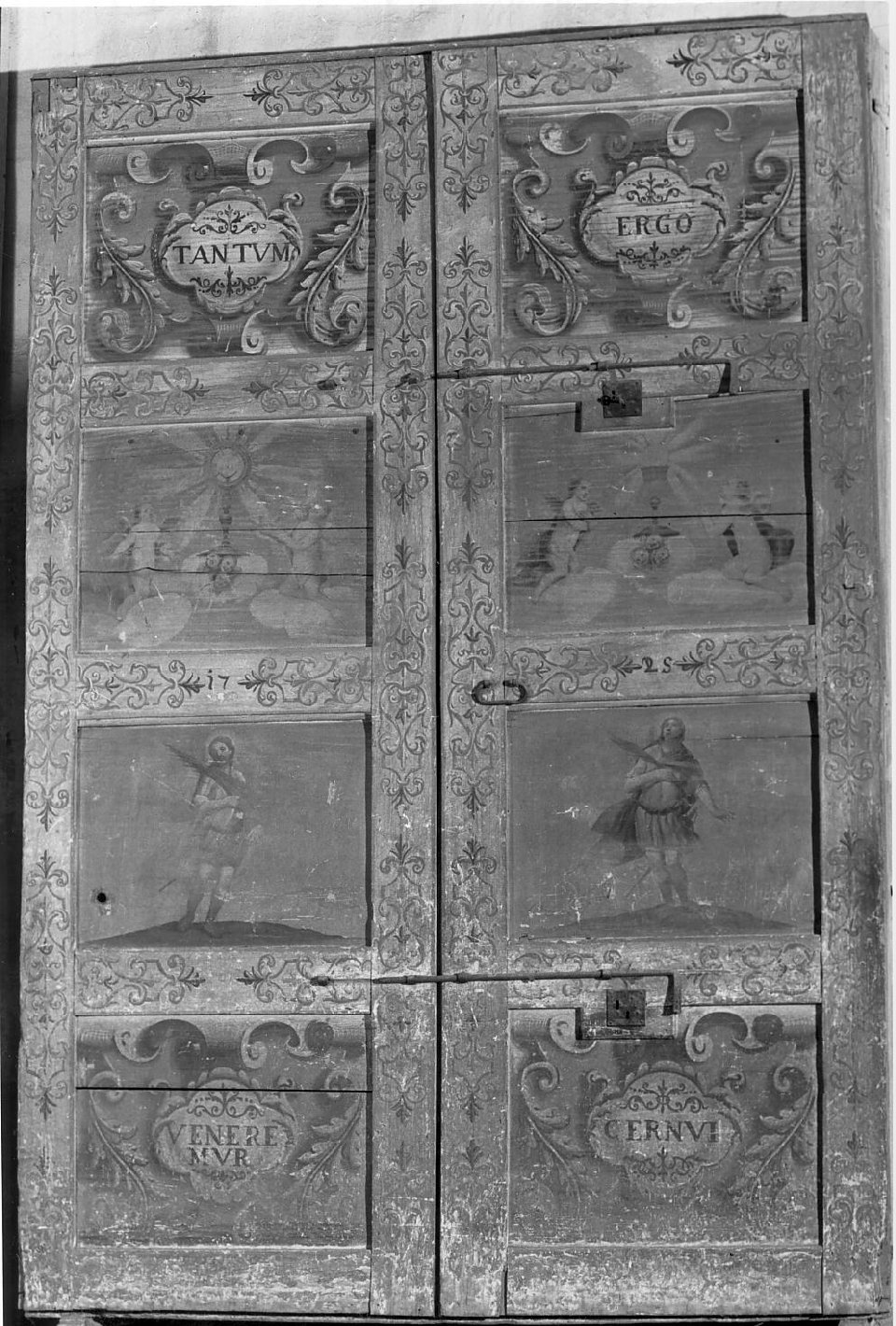 armadio, opera isolata - ambito lombardo (sec. XVIII)