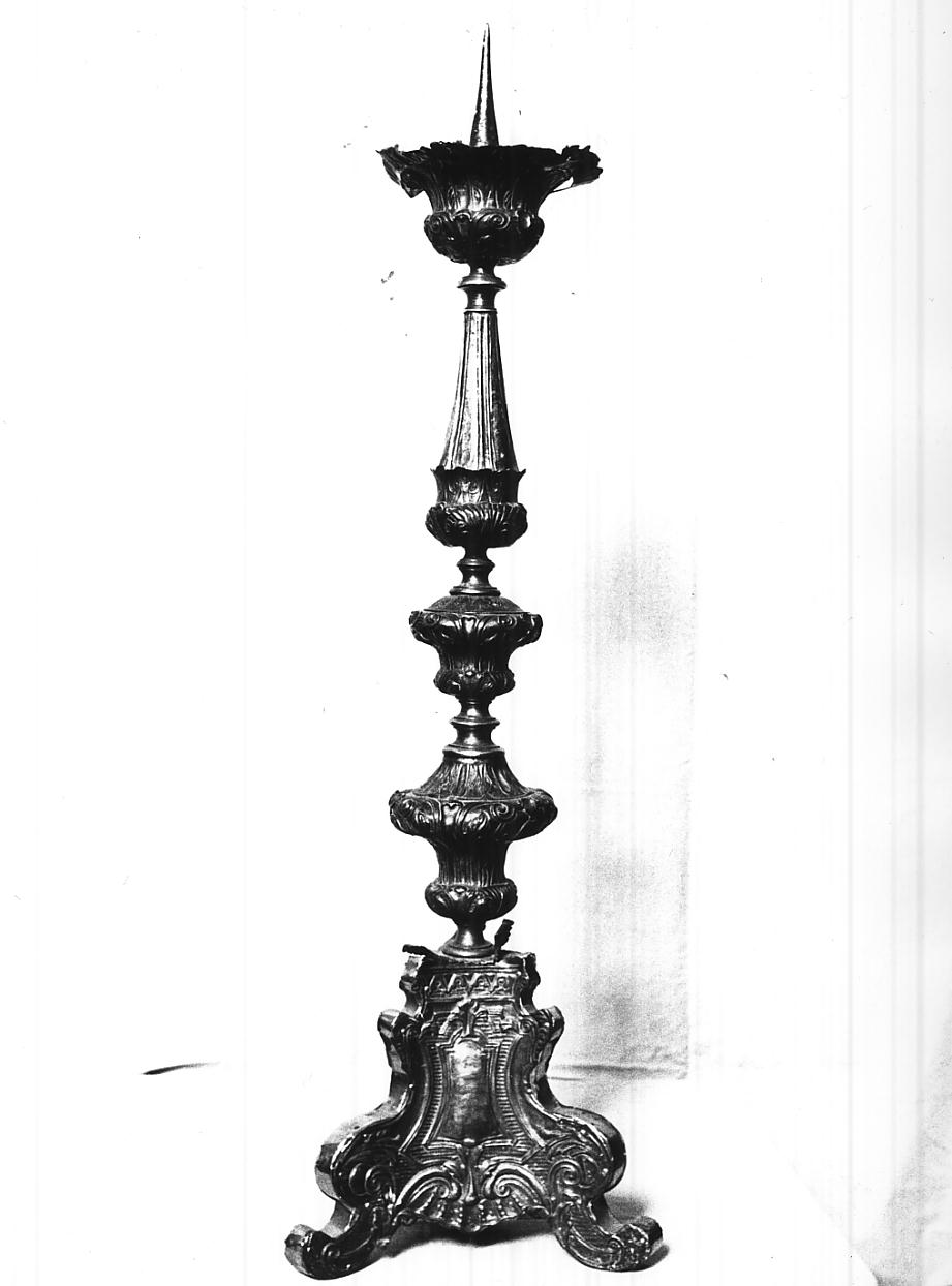 candeliere d'altare, serie - ambito italiano (sec. XVIII)