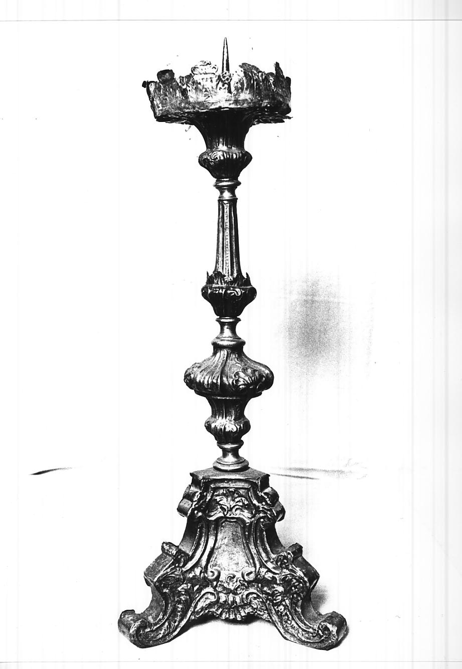 candeliere d'altare, serie - ambito italiano (sec. XVIII)