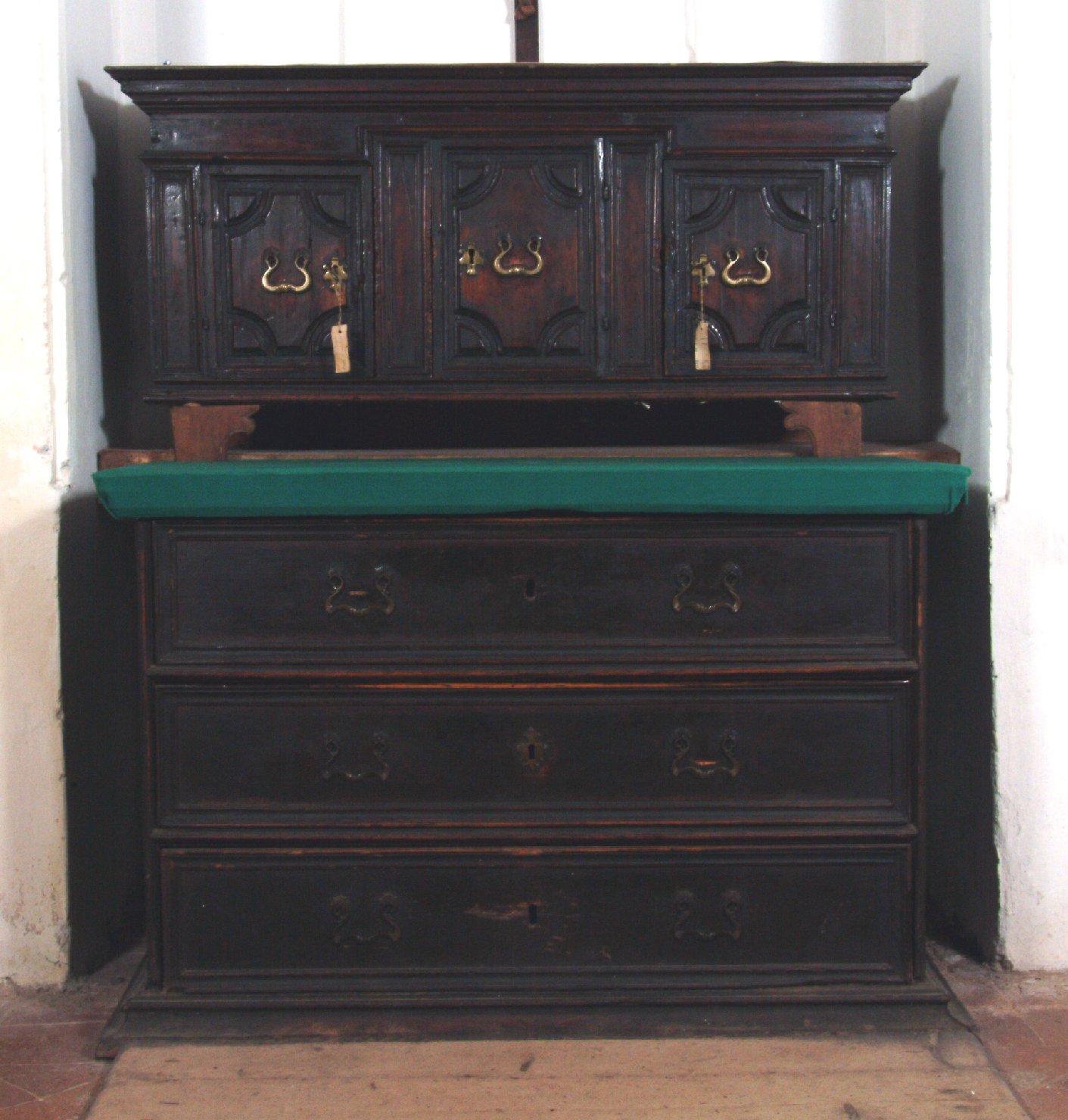 armadio da sacrestia, opera isolata - ambito lombardo (prima metà sec. XVIII)