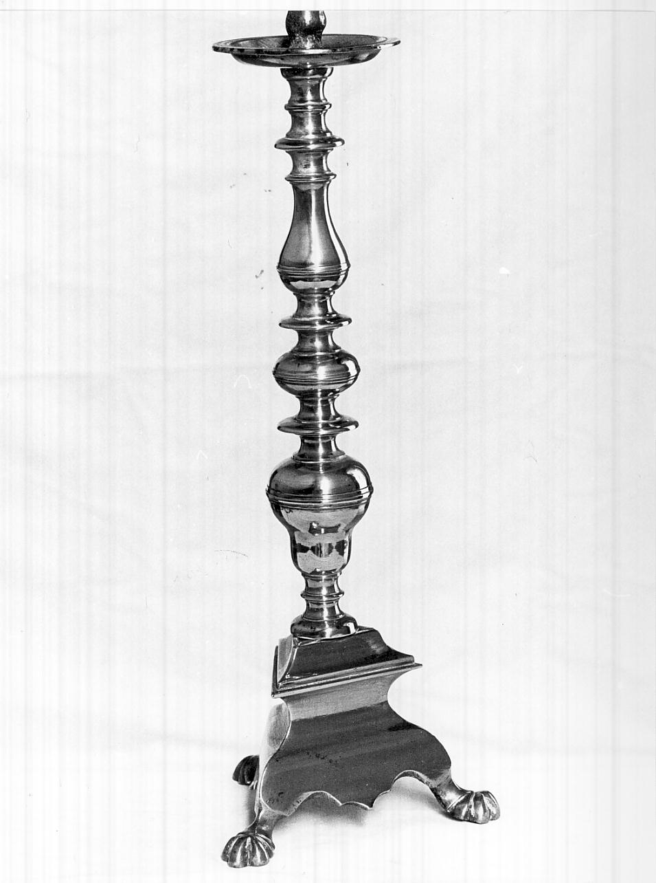 candeliere d'altare, serie - ambito italiano (sec. XVIII)