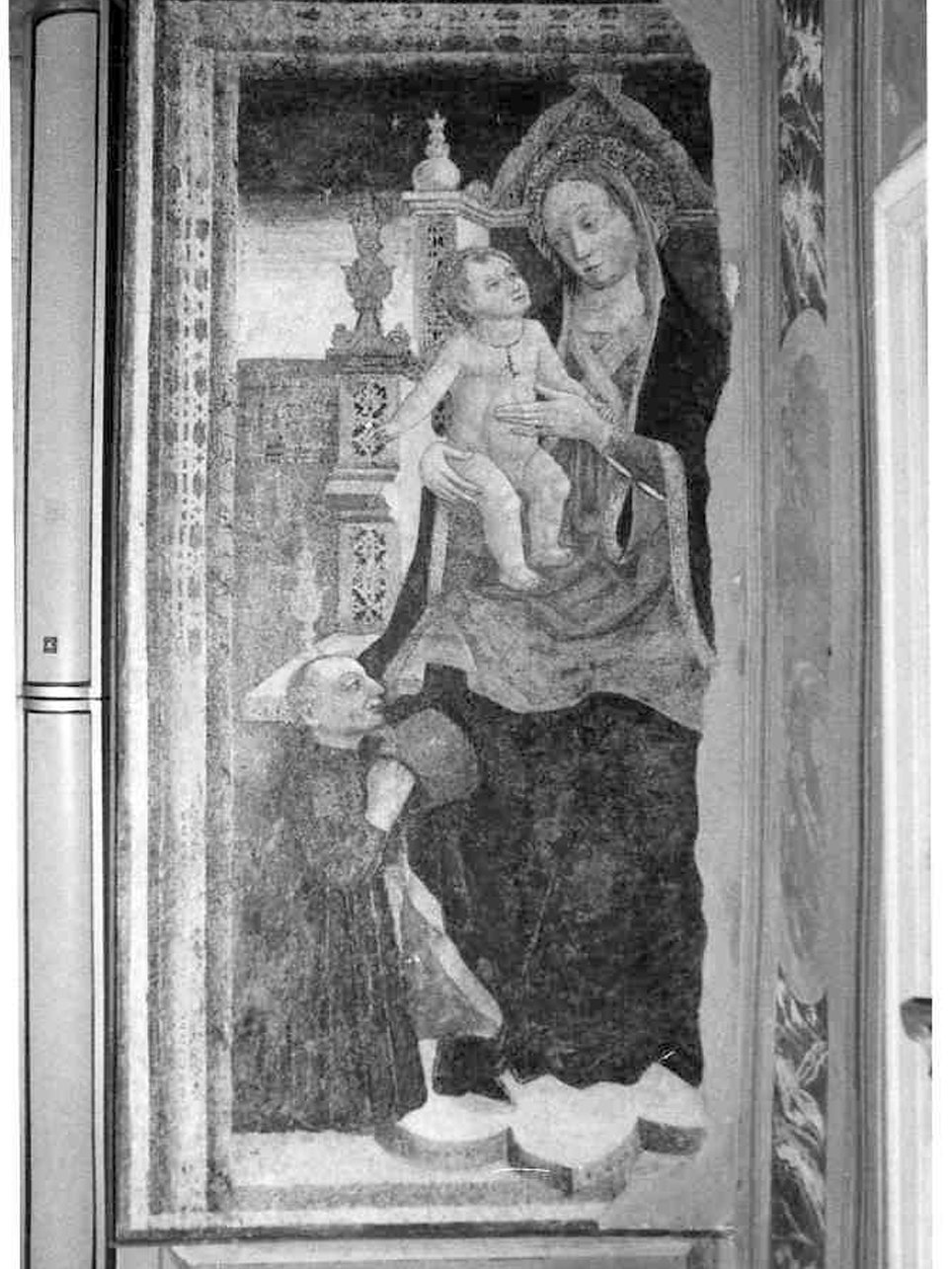 Madonna in trono con committente, detta anche Madonna del Corallo (dipinto, opera isolata) - ambito italiano (inizio sec. XVI)