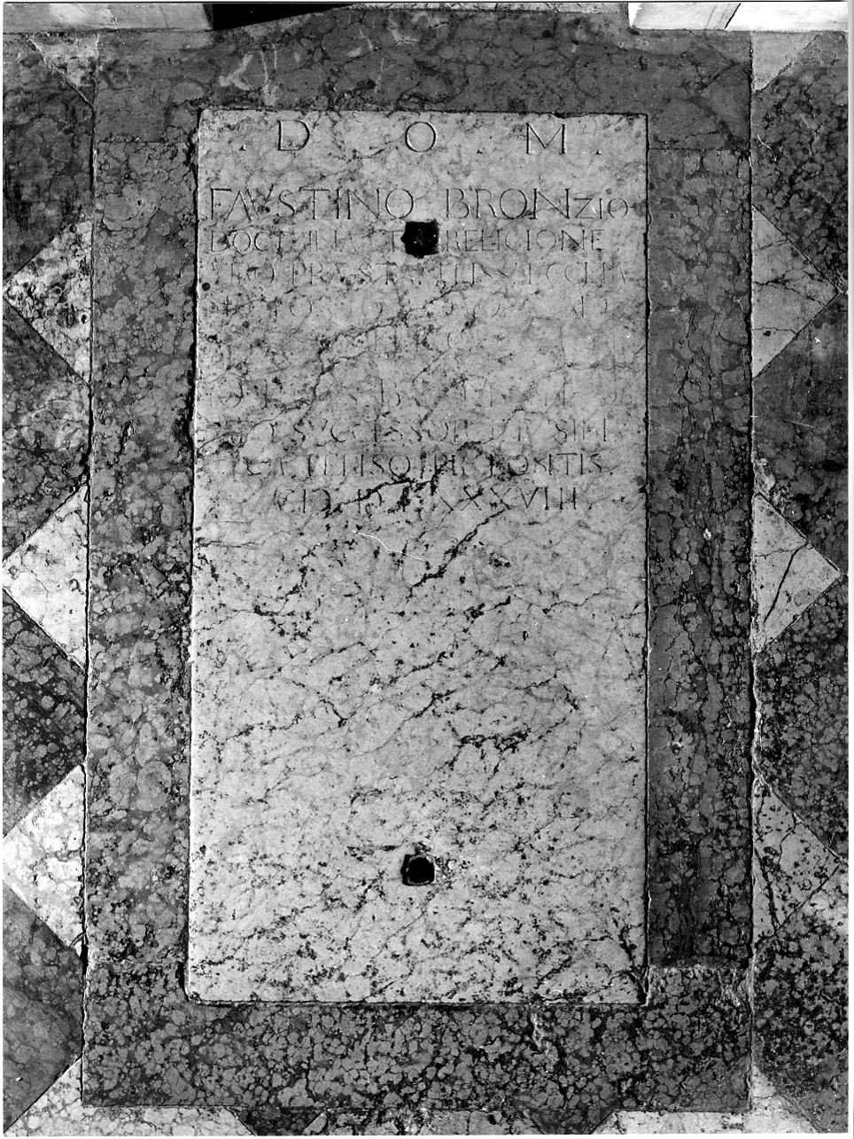 lastra tombale, opera isolata - ambito lombardo (sec. XVI)