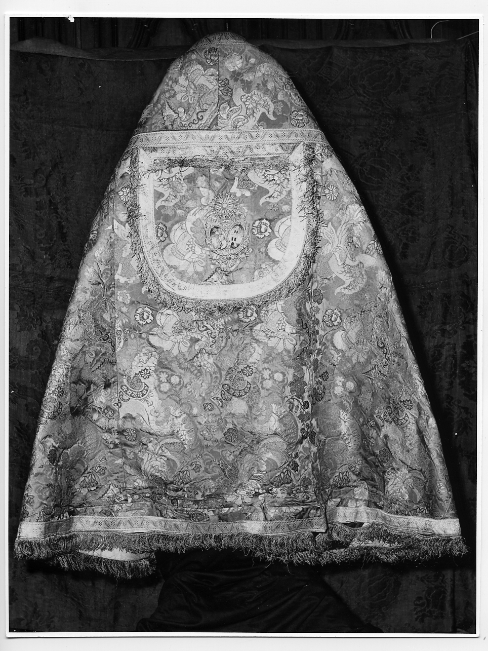 piviale, elemento d'insieme - manifattura veneziana (sec. XVIII, sec. XVIII)