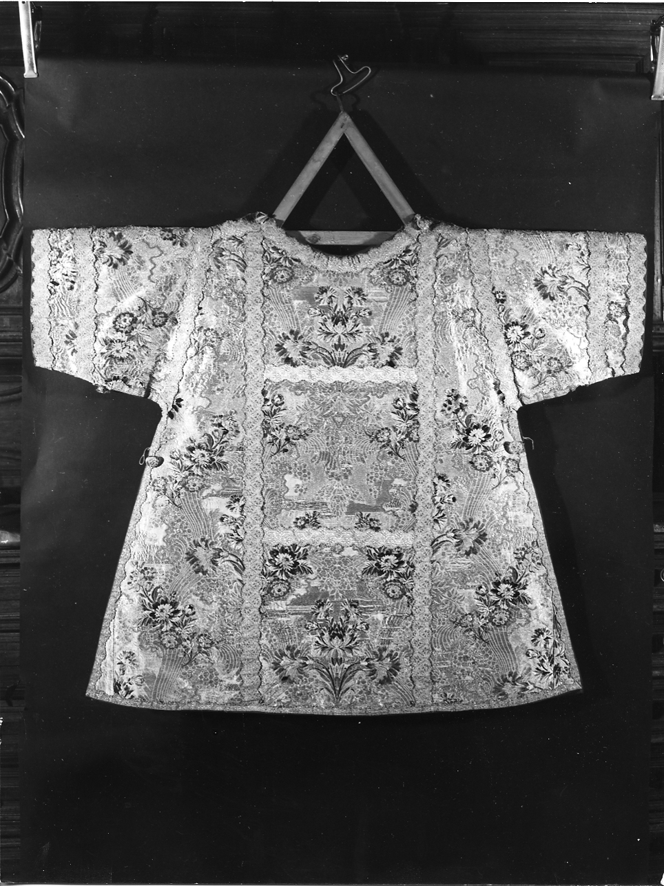 dalmatica, elemento d'insieme - manifattura mantovana (sec. XVIII)