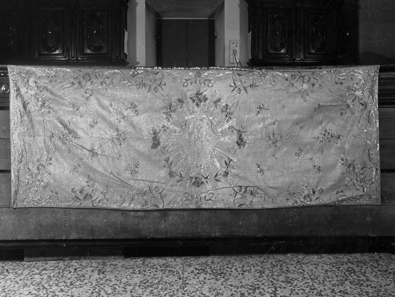 velo omerale, opera isolata - manifattura italiana (seconda metà sec. XVIII, sec. XX)