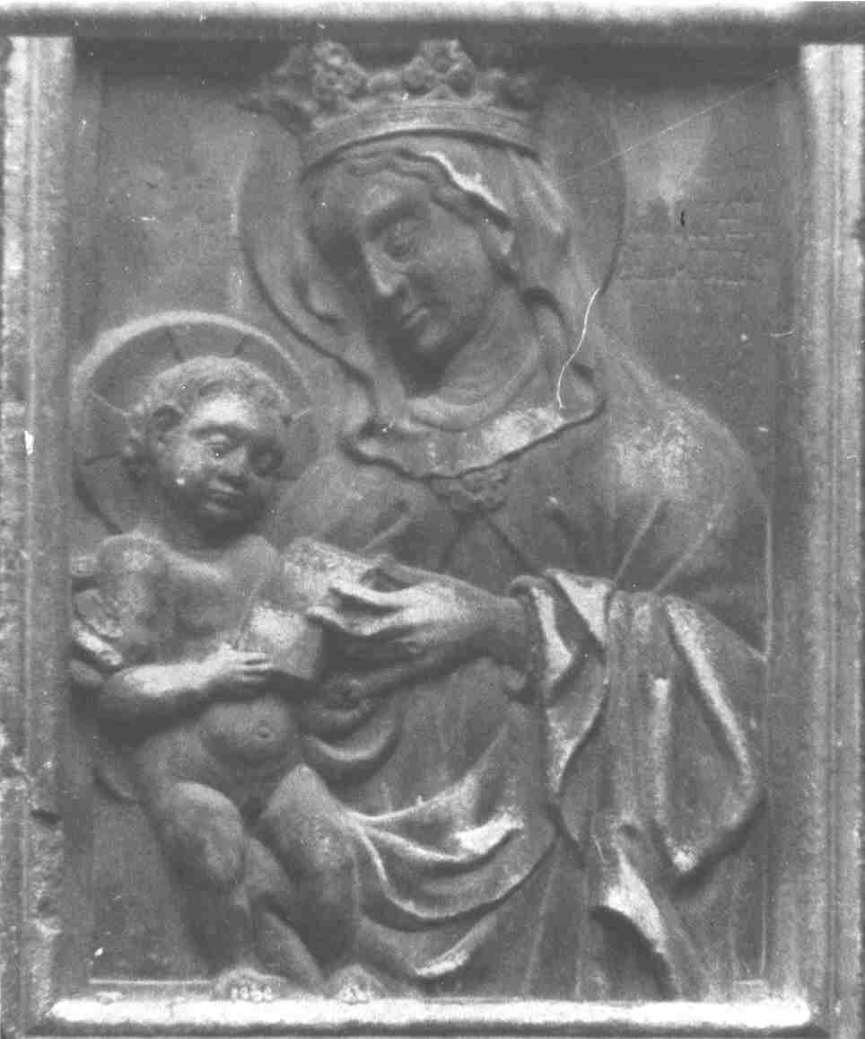 Madonna con Bambino (formella, opera isolata) - ambito bresciano (inizio sec. XV)