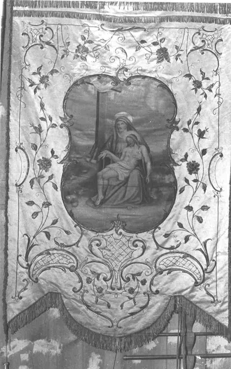 Pietà (stendardo processionale, opera isolata) - manifattura bresciana (sec. XX)