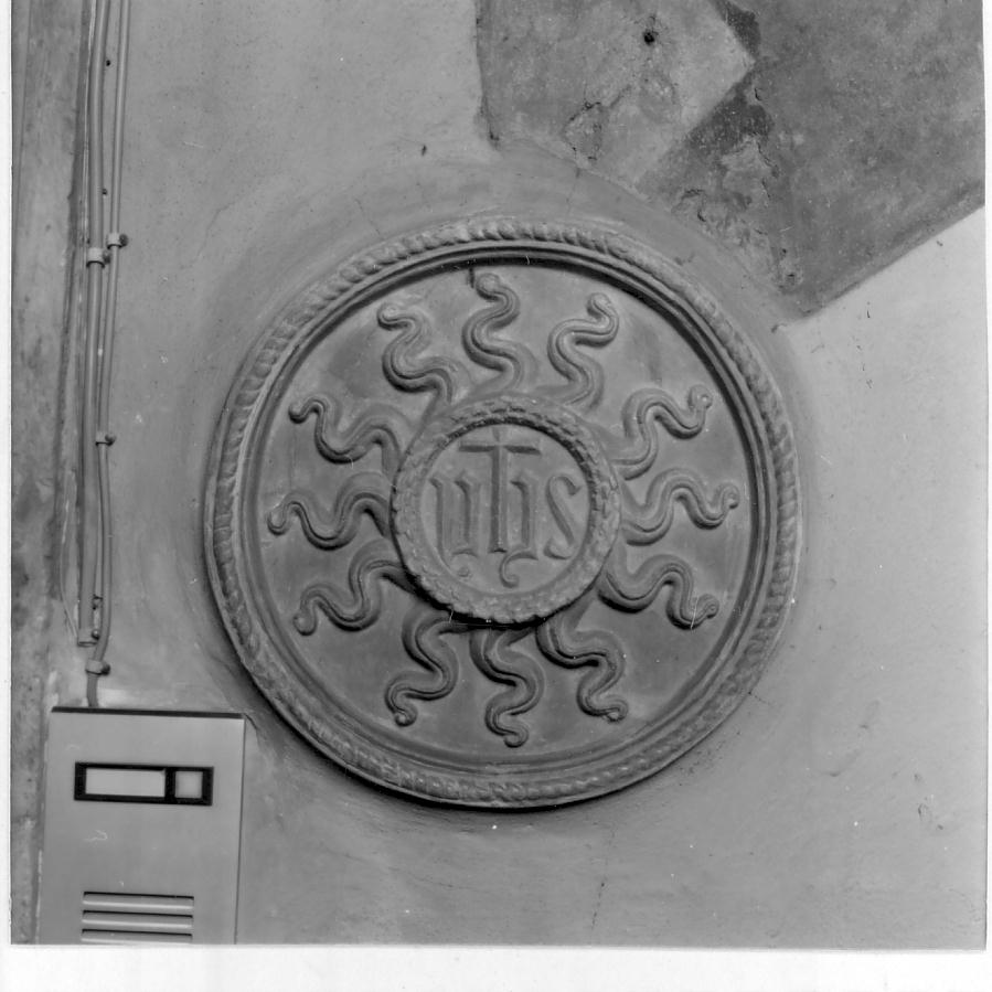 monogramma di San Bernardino (decorazione, opera isolata) - ambito bresciano (sec. XX)