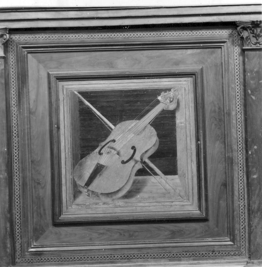 natura morta con violino (decorazione a intarsio, elemento d'insieme) di Morari Filippo (attribuito) (sec. XVI)