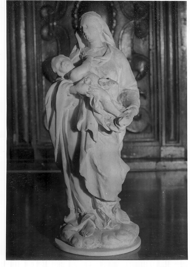 Madonna con Bambino (statuetta, opera isolata) di Calegari Sante il Vecchio (attribuito) (sec. XVIII)