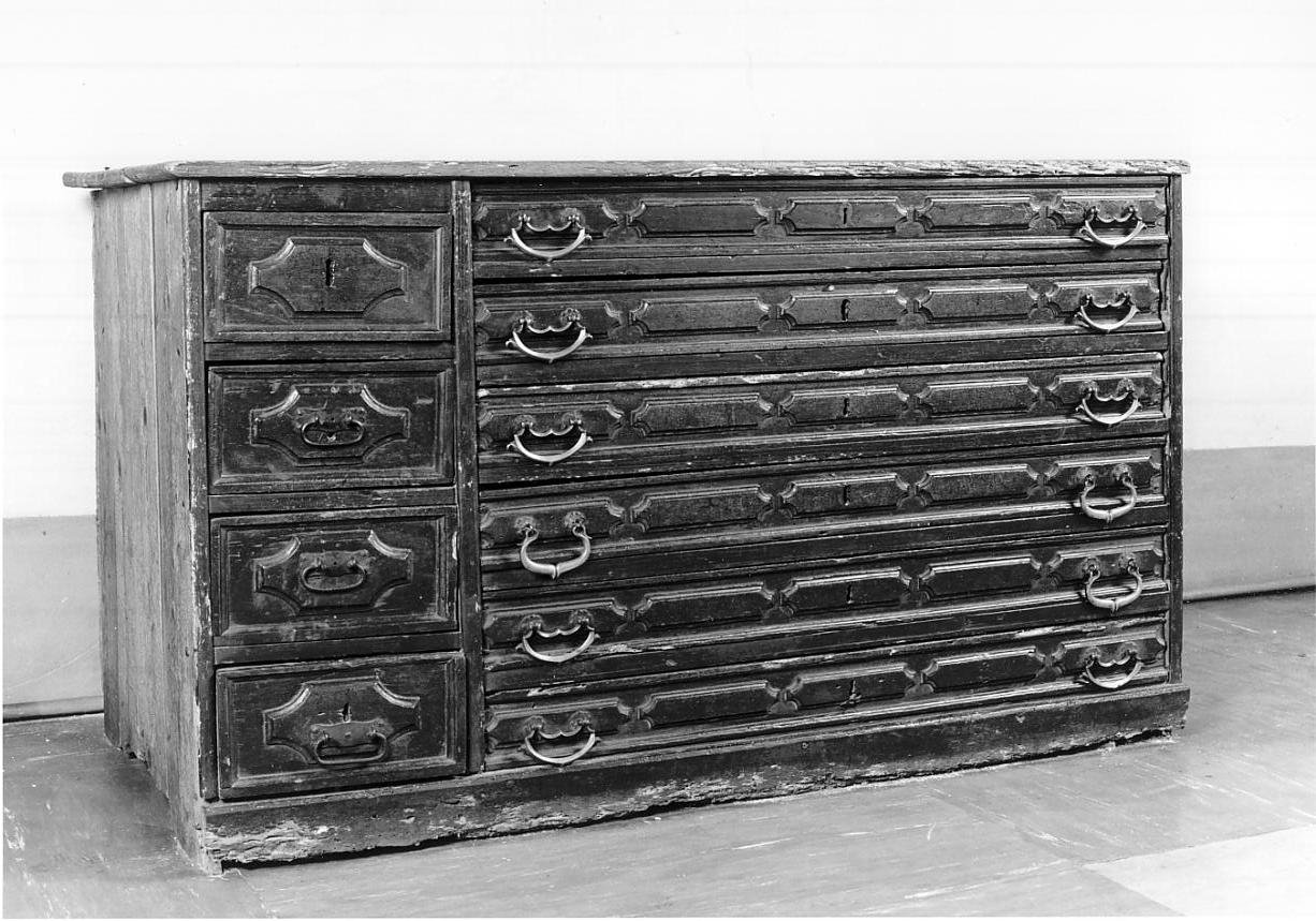 mobile da sacrestia, opera isolata - ambito lombardo (seconda metà sec. XVII)