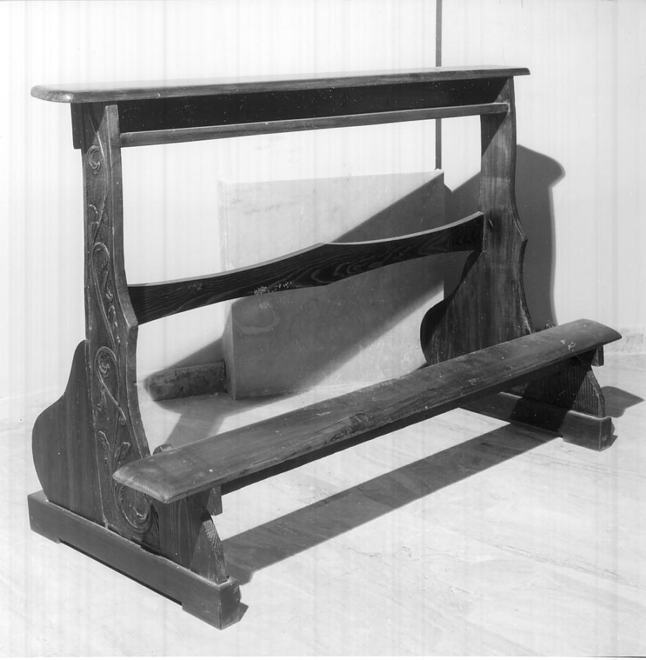 inginocchiatoio, elemento d'insieme - bottega mantovana (secondo quarto sec. XX)