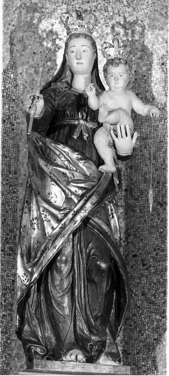 Madonna del Benaco, Madonna con Bambino (statua, opera isolata) - ambito lombardo (primo quarto sec. XVI)