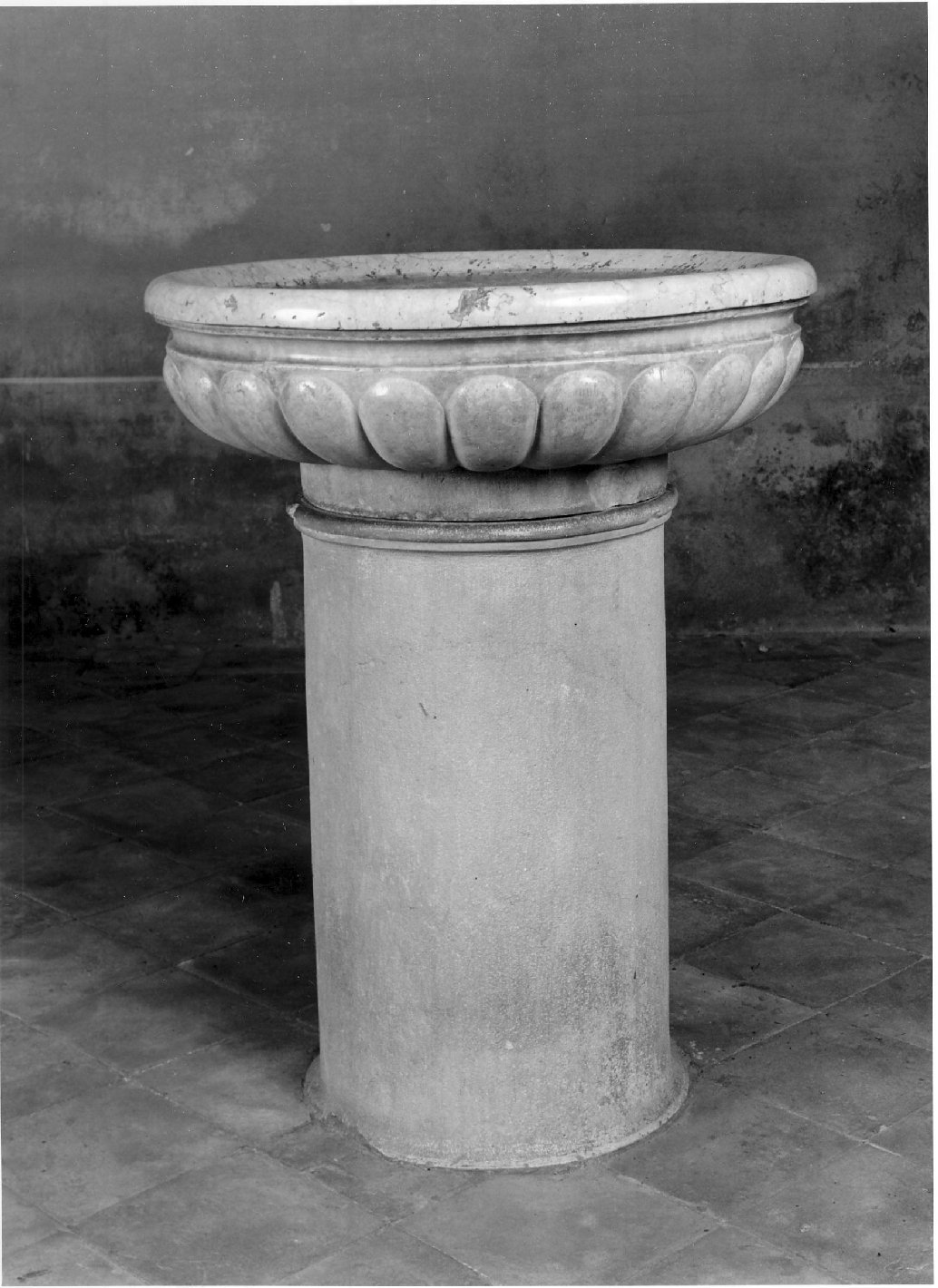 acquasantiera - a fusto, opera isolata - ambito cremonese (seconda metà sec. XVIII)