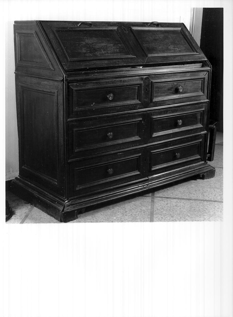 cassettone - a ribalta, opera isolata - ambito padano (fine/inizio secc. XVII/ XVIII)