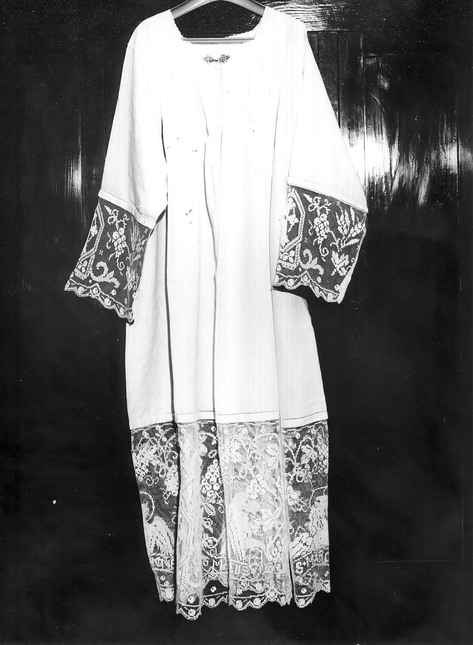 camice, opera isolata di Monici Rosa (secondo quarto sec. XX)