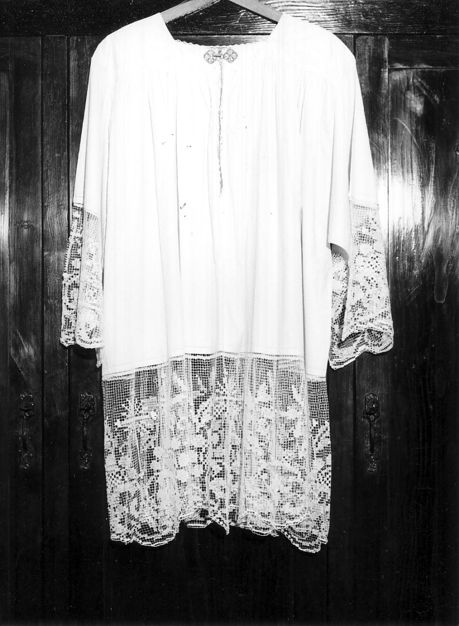 camice, opera isolata di Monici Rosa (metà sec. XX)