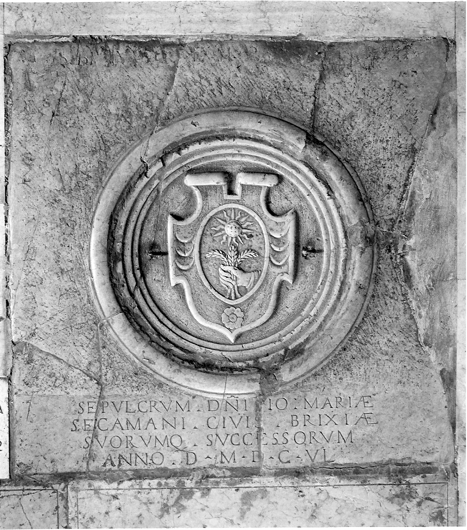 iscrizione e stemma di G. Maria Secamani (lastra tombale, opera isolata) - ambito bresciano (sec. XVII)