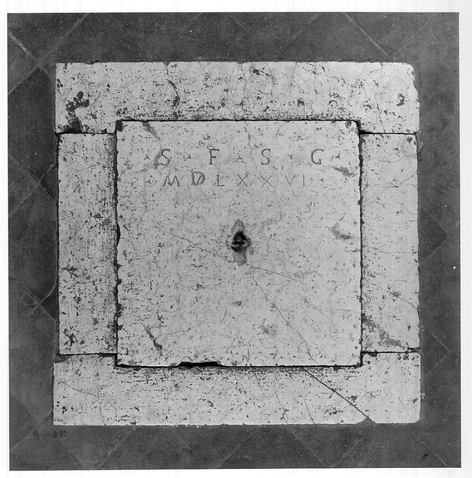 lastra tombale, opera isolata - ambito cremonese (seconda metà sec. XVI)