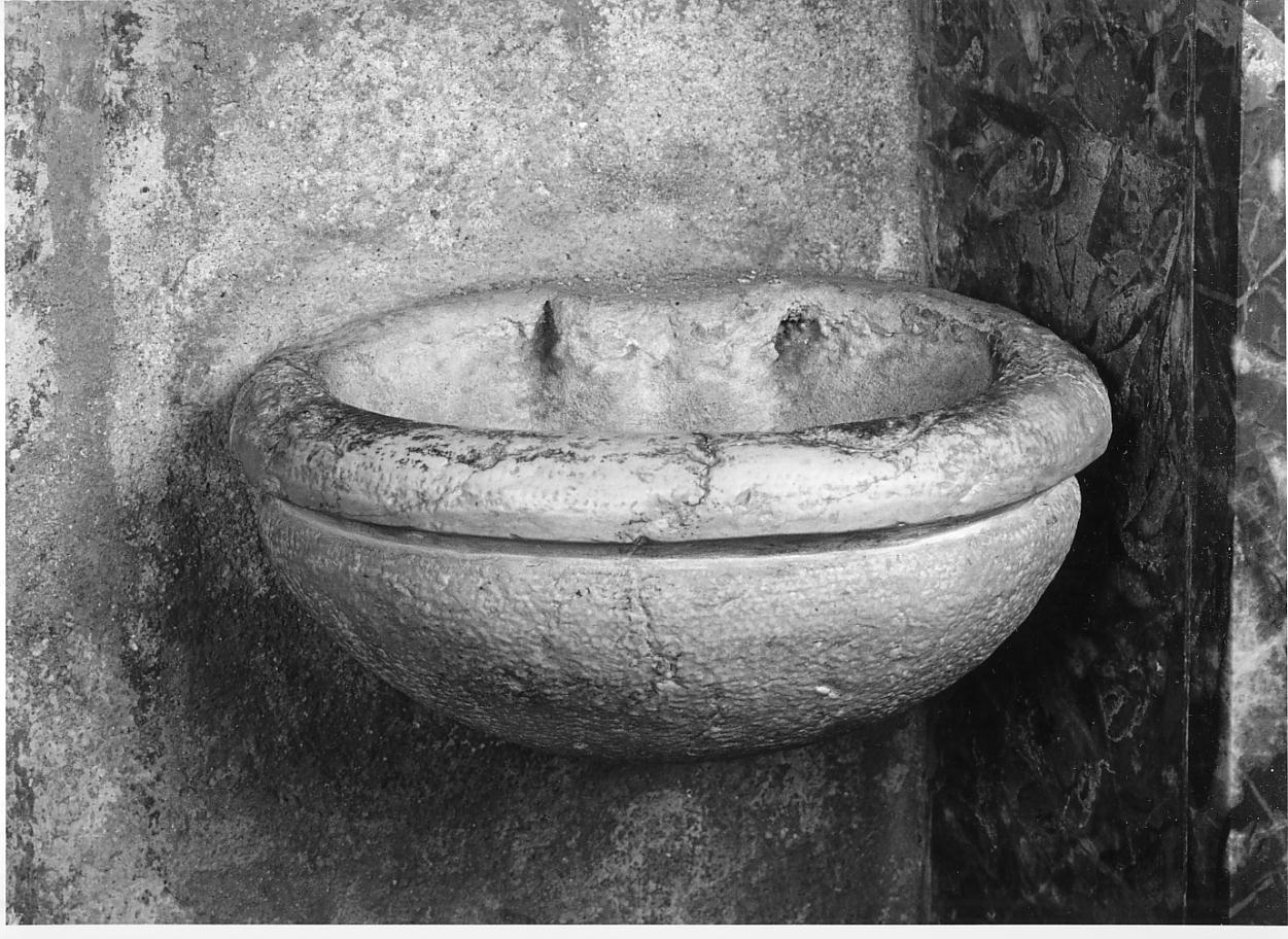 acquasantiera da parete, opera isolata - ambito bresciano (prima metà sec. XVIII)