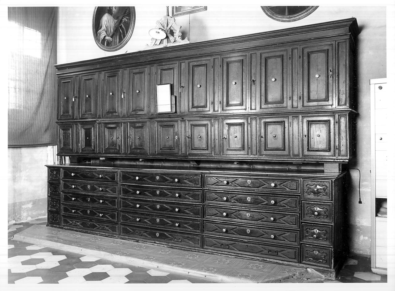 mobile da sacrestia, opera isolata - ambito bresciano (prima metà sec. XVIII)