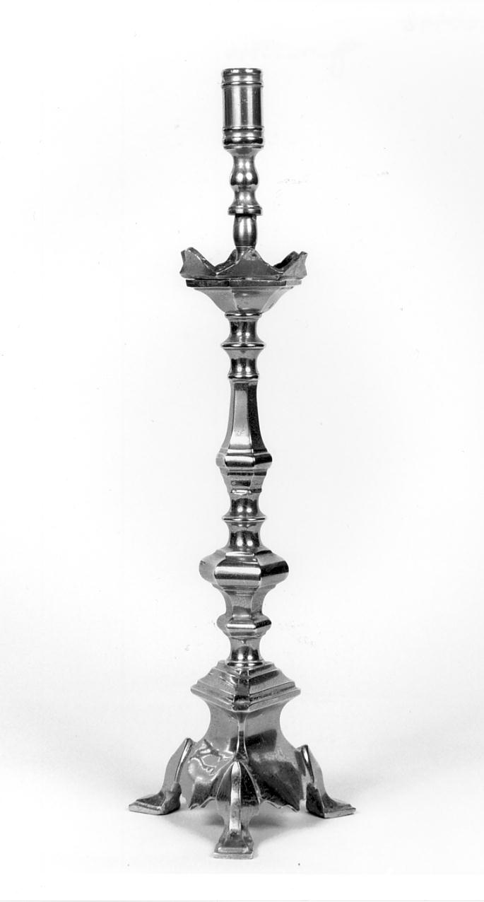 candelabro, serie - produzione mantovana (secondo quarto sec. XX)