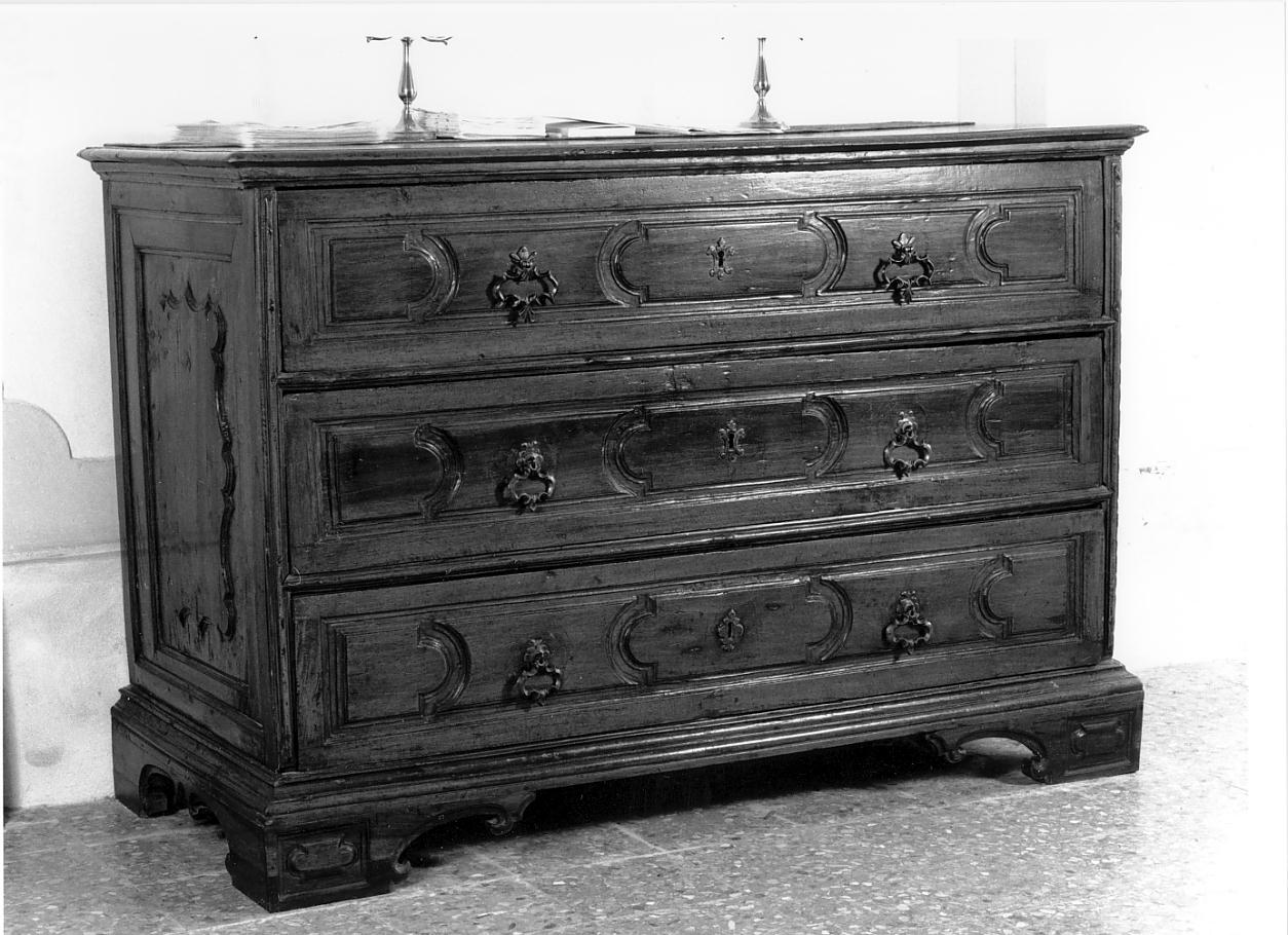 cassettone, opera isolata - manifattura emiliana (primo quarto sec. XVIII)