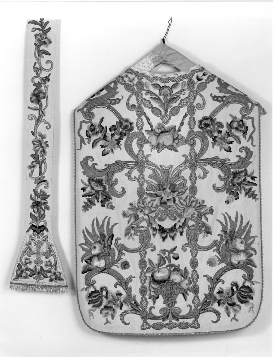 motivi decorativi floreali/fitomorfi/frutta/graticcio/croce (paramento liturgico, elemento d'insieme) - manifattura italiana (metà sec. XVIII)