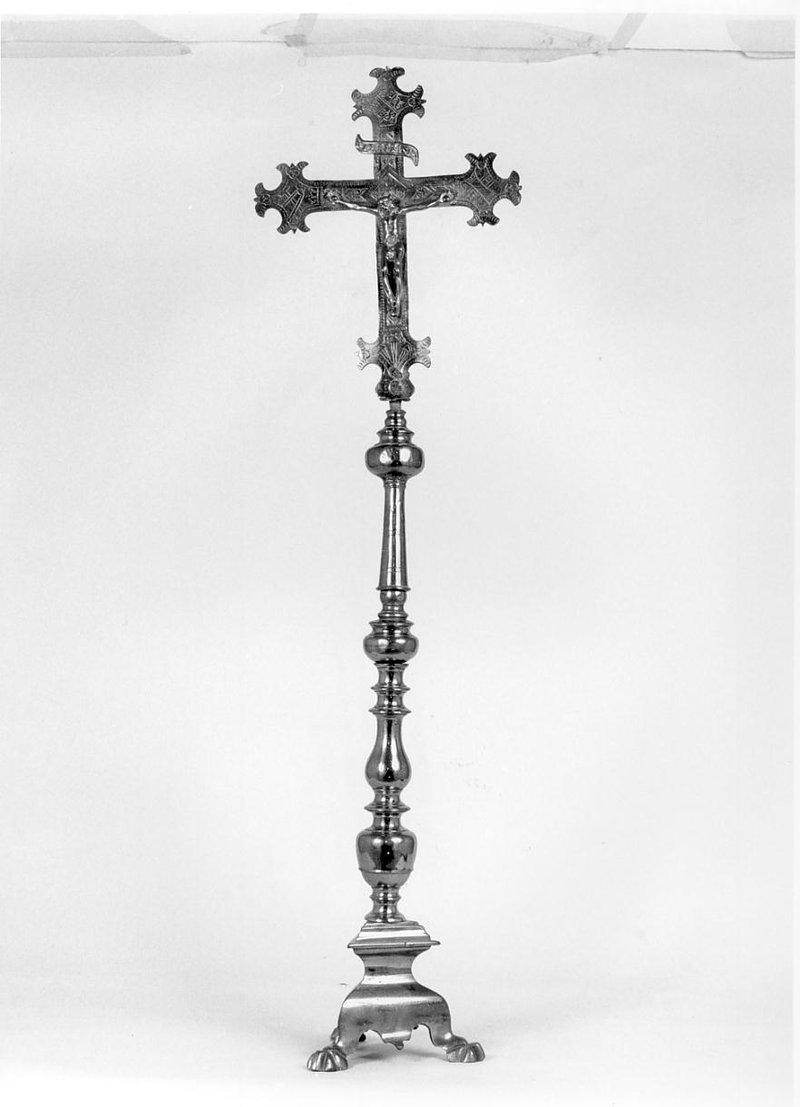 croce d'altare, opera isolata - produzione mantovana (prima metà sec. XX)