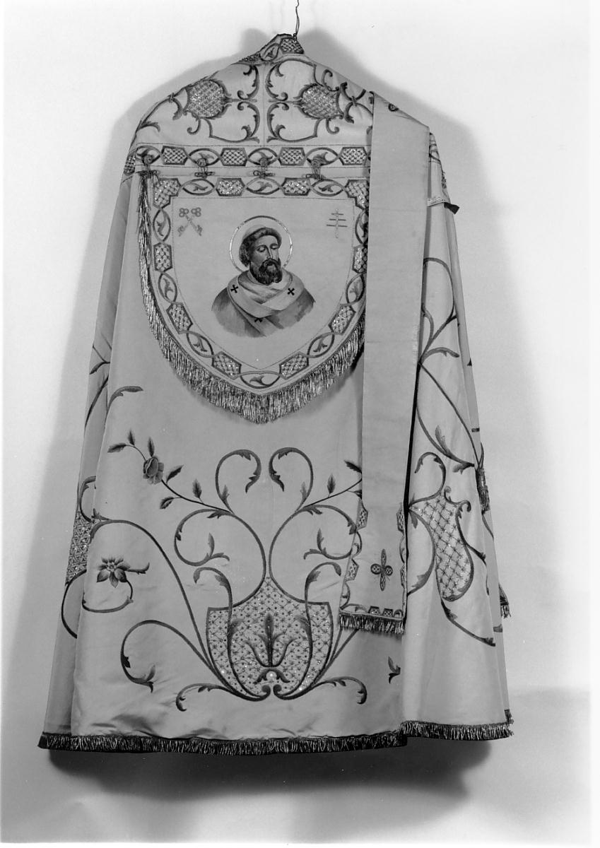 motivi decorativi fitomorfi / floreali / geometrici / S. Leone Magno / croce papale / chiavi decussate (piviale, opera isolata) - produzione mantovana (fine/inizio secc. XIX/ XX)