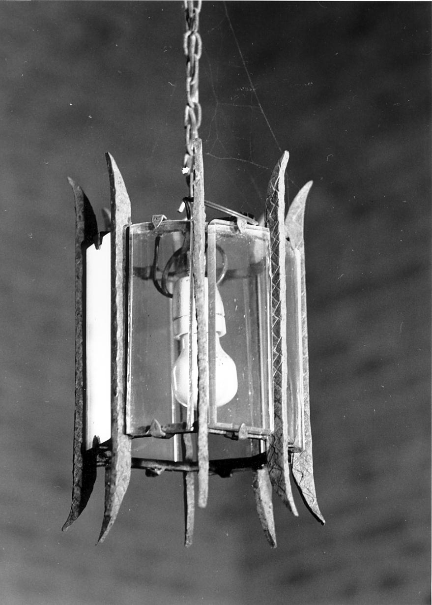 lampada, serie - produzione mantovana (secondo quarto sec. XX)