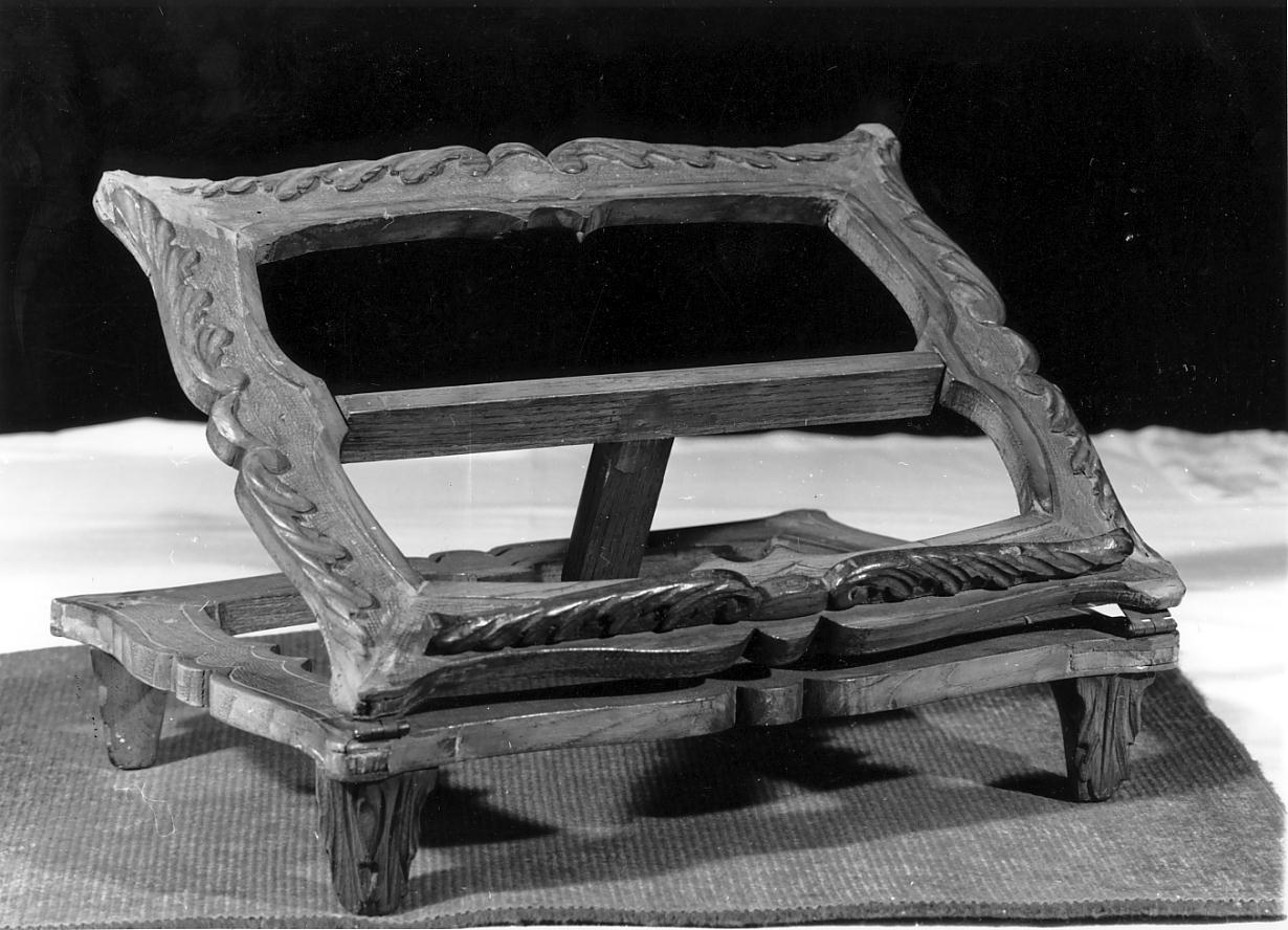 leggio d'altare, opera isolata - manifattura mantovana (secondo quarto sec. XX)