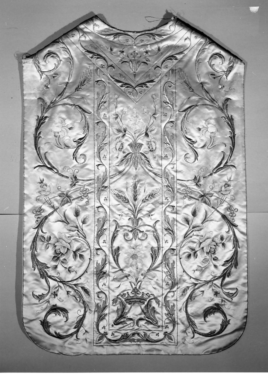 paramento liturgico, elemento d'insieme di Bertarelli f.lli (sec. XX)