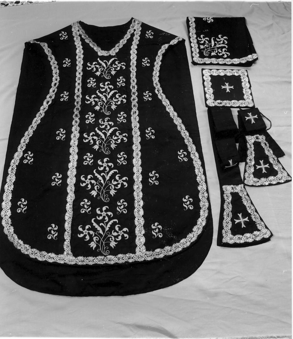 paramento liturgico, insieme - manifattura mantovana (ultimo quarto sec. XIX)