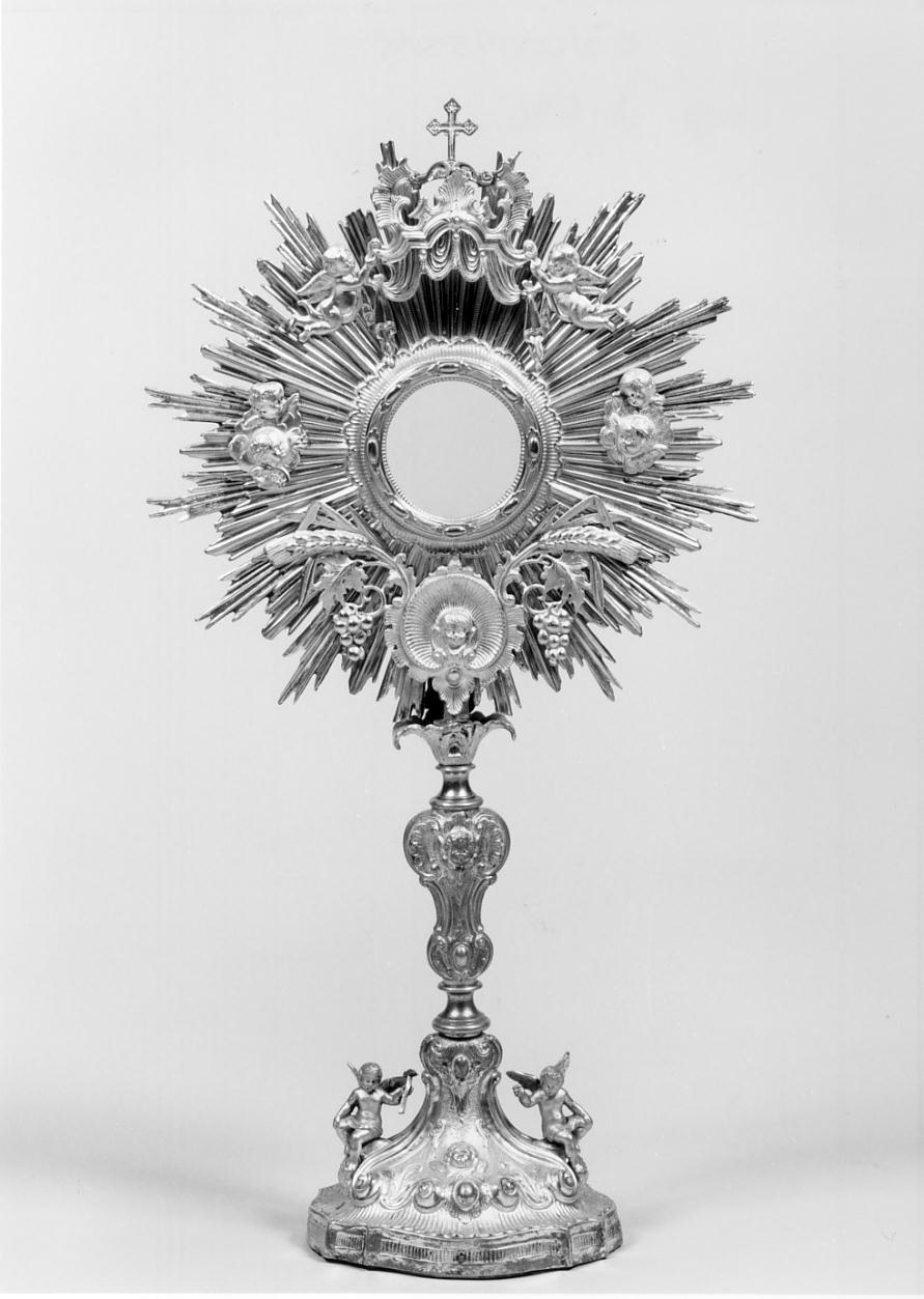 angeli (sul piede, sul fusto, sulla raggiera)/ grappoli e foglie d'uva (ostensorio - a raggiera, opera isolata) - produzione lombarda (prima metà sec. XIX)