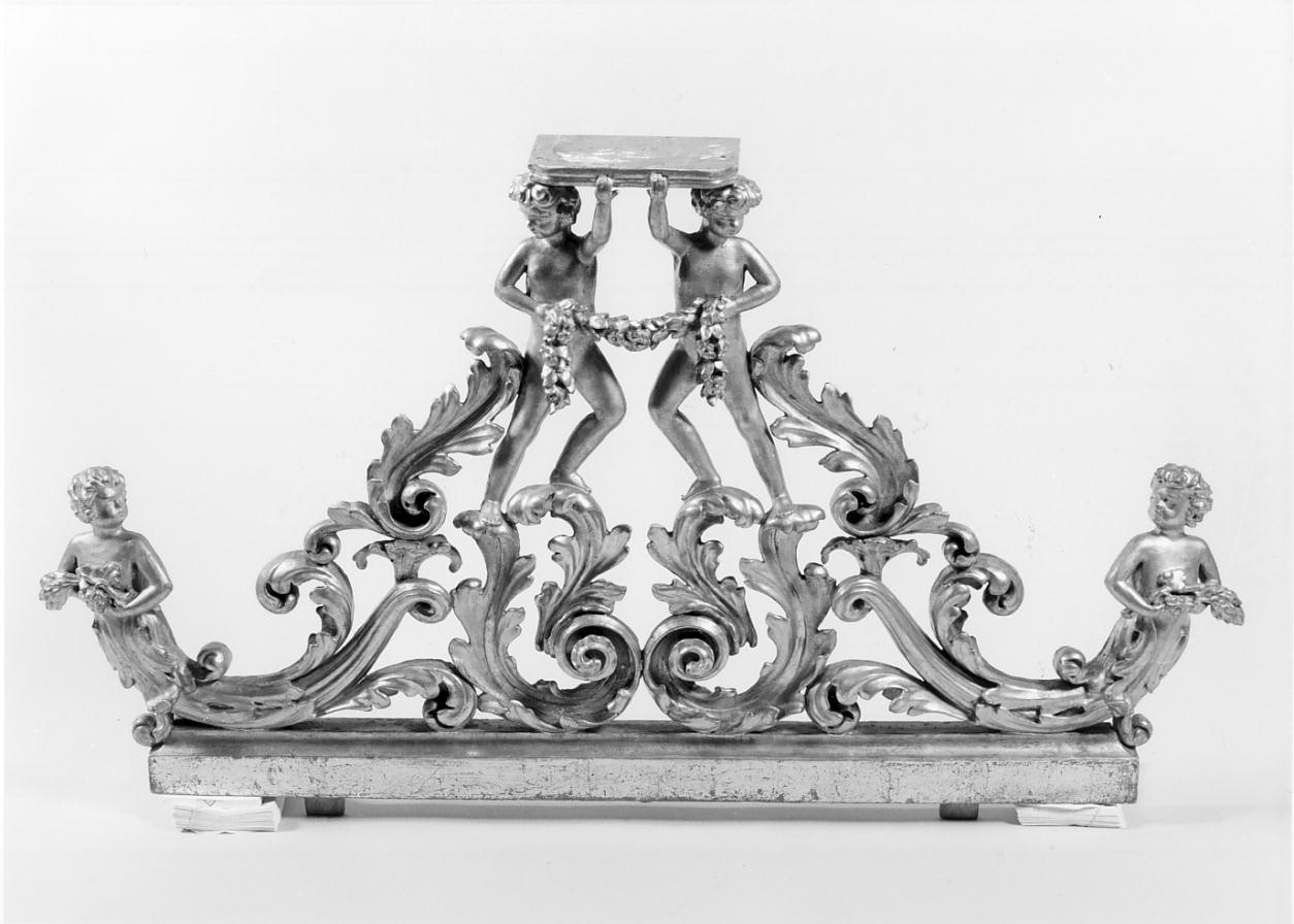 motivi decorativi vegetali a festoni con nastri e putti (base, opera isolata) - ambito cremonese (seconda metà sec. XIX)