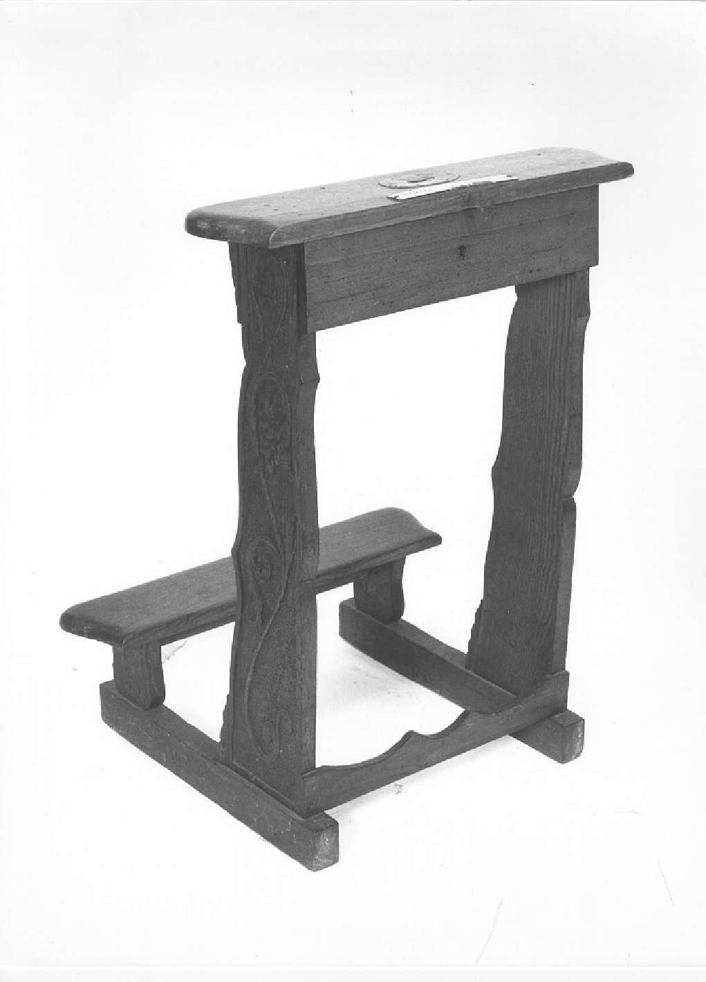 inginocchiatoio, opera isolata - produzione lombarda (prima metà, prima metà sec. XIX, sec. XX)