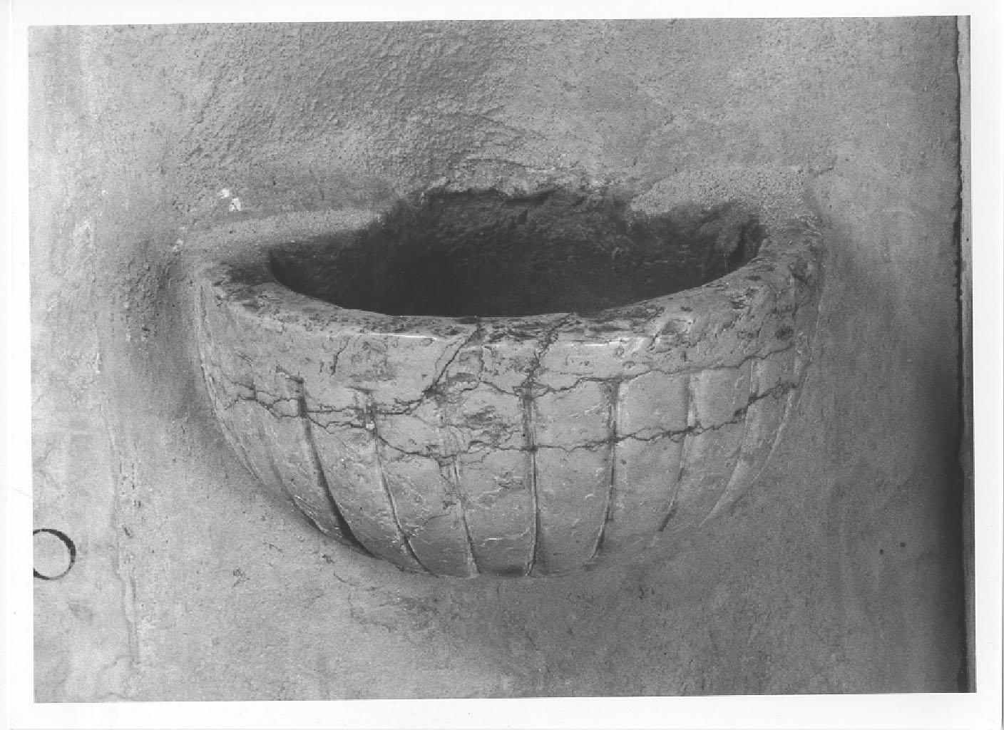 acquasantiera, opera isolata - ambito lombardo (fine/inizio secc. XVIII/ XIX)