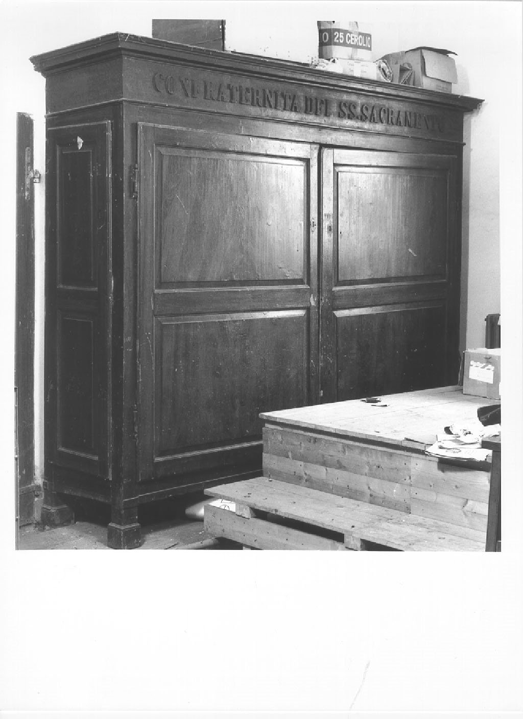 armadio, opera isolata - manifattura lombarda (seconda metà sec. XIX)