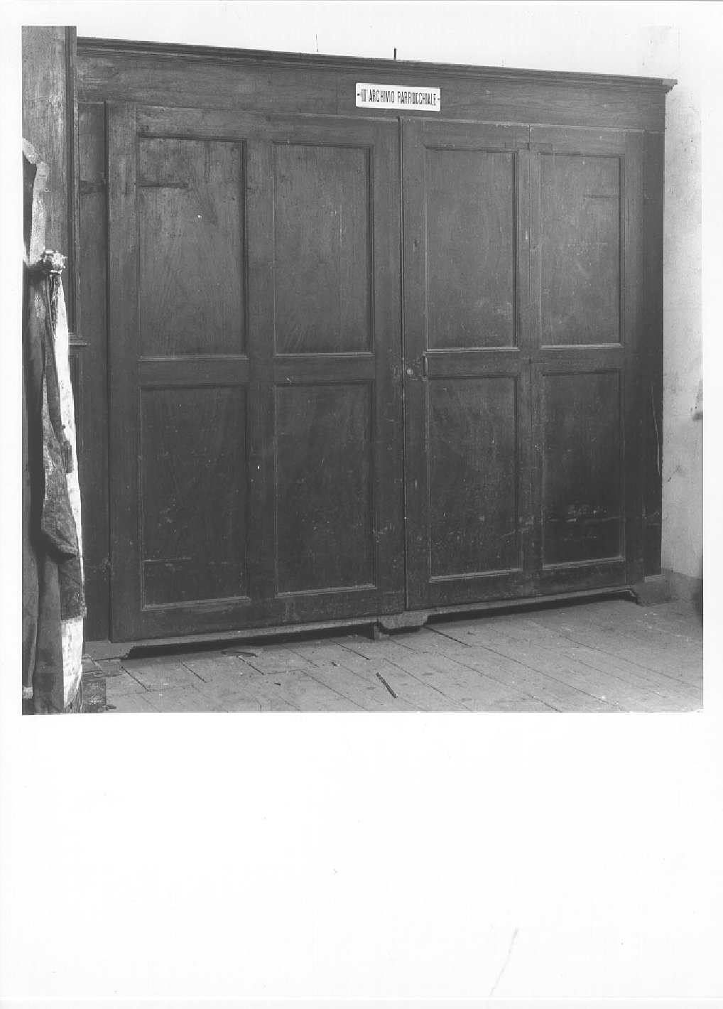 armadio, opera isolata - manifattura lombarda (prima metà sec. XIX)