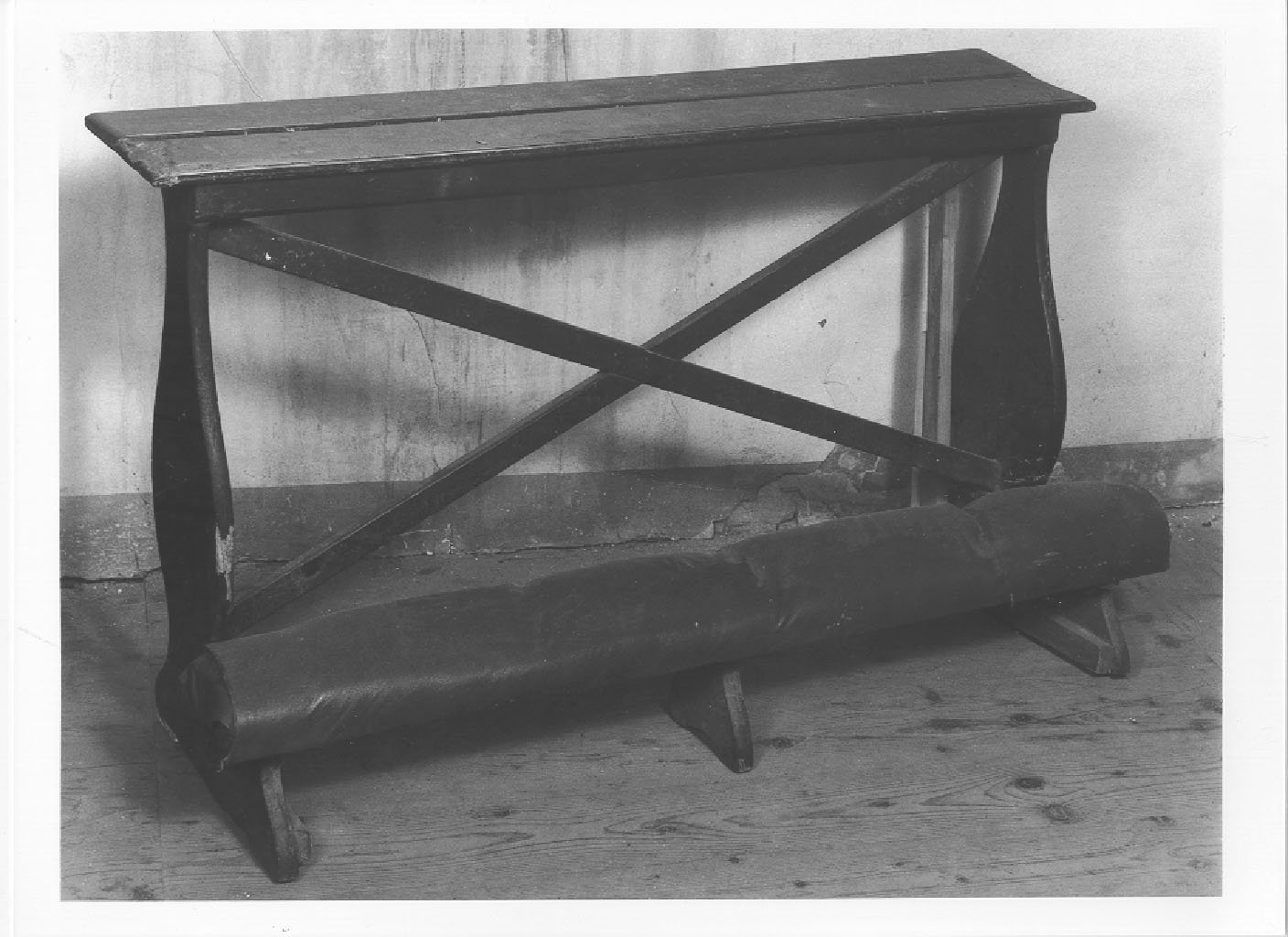 inginocchiatoio, opera isolata - manifattura lombarda (fine/inizio secc. XVIII/ XIX)