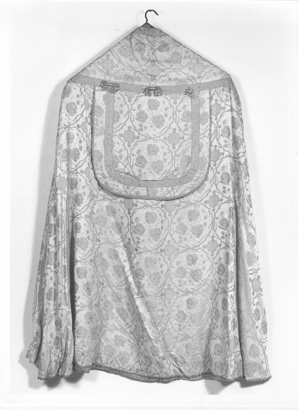 piviale, opera isolata - ambito lombardo (prima metà sec. XX)