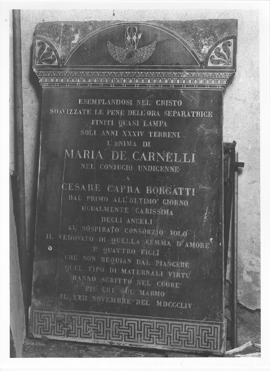 lapide tombale, opera isolata - produzione mantovana (sec. XIX)