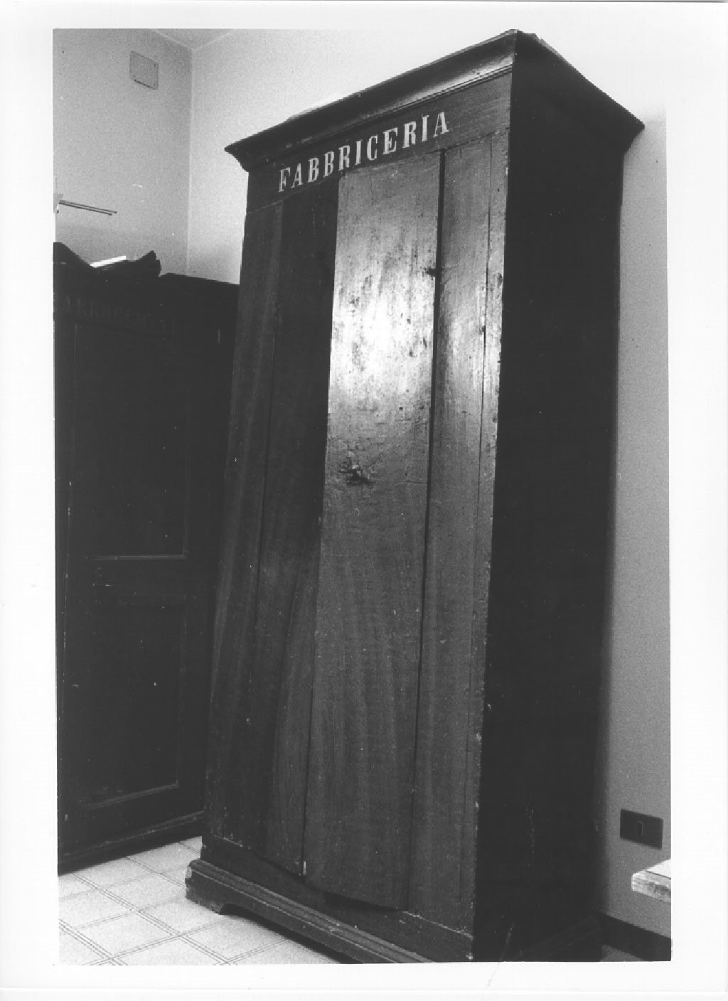 armadio, opera isolata - produzione lombarda (fine/inizio secc. XIX/ XX)